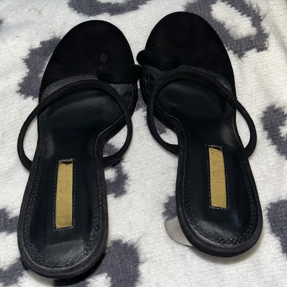 Iliana Heels Women’s Black Toe Strap Heels Suede Feel Never Worn Sz 8.5 - Picture 4 of 10